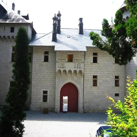 In En Chautagne With Pool Serrieres-en-Chautagne